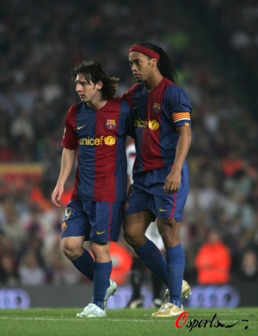 他们帮助我 他们帮助我